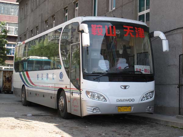 【深圳接駁班車】解決園區(qū)地鐵接駁問題