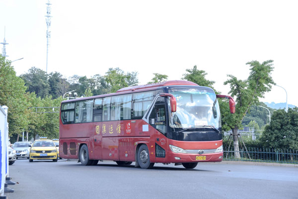 企業(yè)選擇（大巴車租車平臺(tái)）怎么用車劃算？